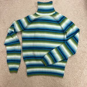 Gap women’s small turtleneck sweater